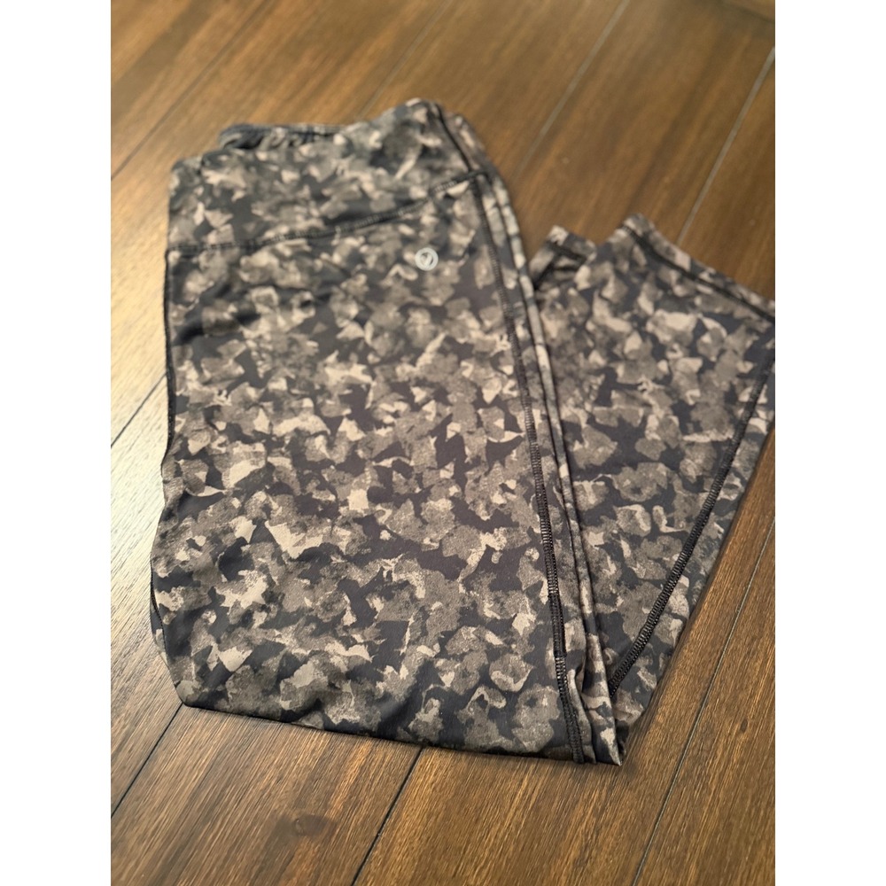 Vigoss Athletica Womens XL Camo Print Cropped Leggings Grey Black Activewear